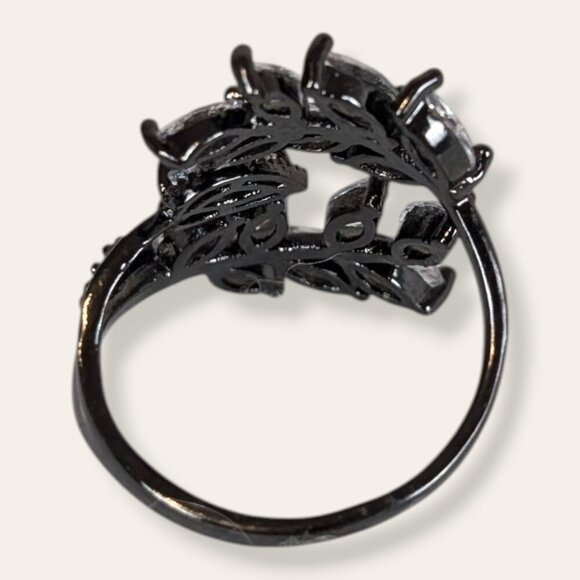 Dark Metal Glass Leaf Wrap Ring - Picture 5 of 7